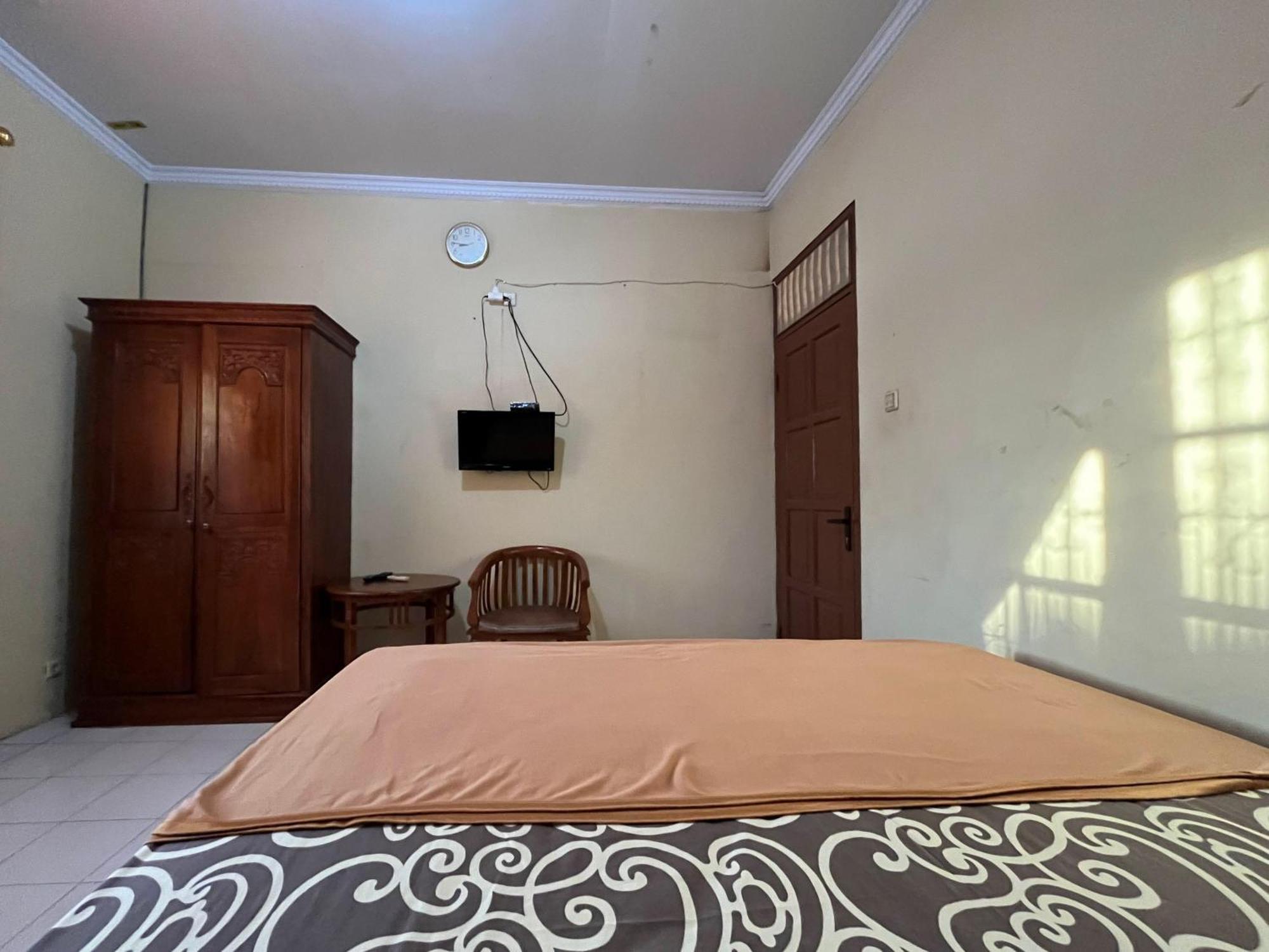 Reddoorz At Hotel Madani Syariah Lempuyangan Джок'якарта Екстер'єр фото