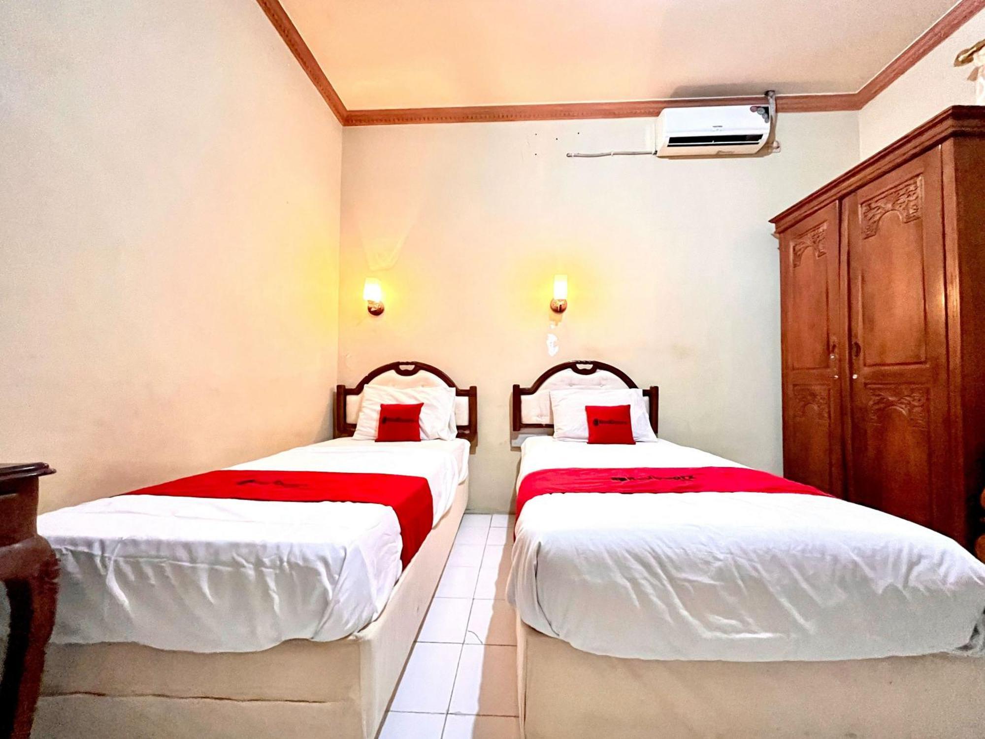 Reddoorz At Hotel Madani Syariah Lempuyangan Джок'якарта Екстер'єр фото